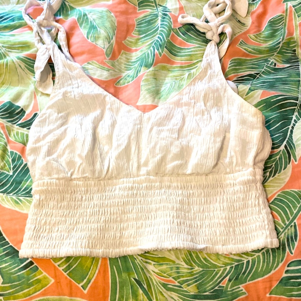 perfect summer top size small in great condition